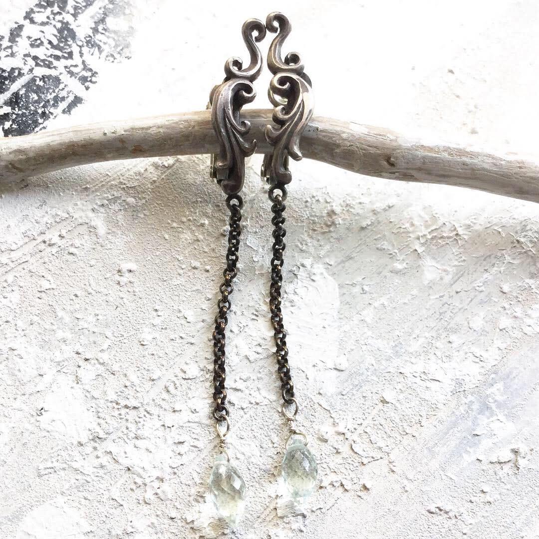 水流イヤリング　ブルートパーズ