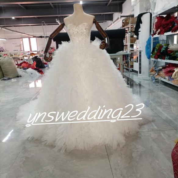 高品質！ ウエディングドレス 3D立体レース刺繍 フェザードレス ベア  