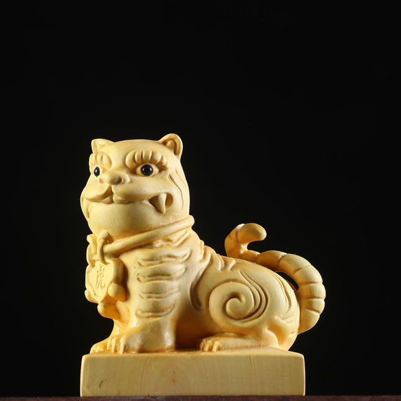 寅彫刻置物