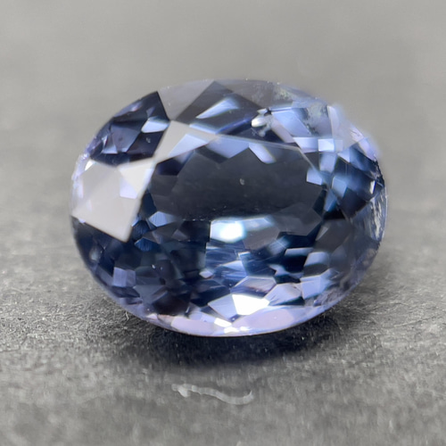 スピネルルース グレーがかったブルーの美しいスピネル 1.05カラットの