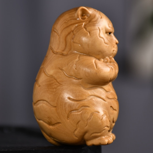 特上彫 虎 彫刻 高品質 木彫仏像 精密細工 木彫 置物 工芸品 贈り物