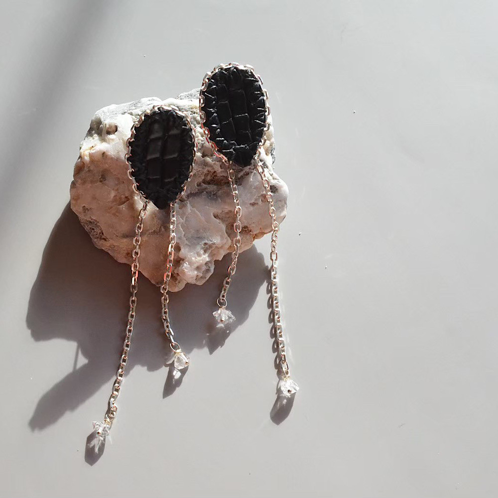 Tear Drop Crocodile【レザーピアス/イヤリング】“black”