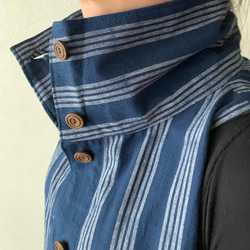 手織り綿のロング丈ベストワンピース　ハイカラーと直線裁ちの脇でシャープなラインが際立つ10年続くロングセラー　青絣 14枚目の画像