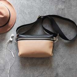 バイカラー ミニショルダーバッグ（ベージュ/ブラック）斜め掛け ポシェット 雨でも安心！撥水レザー 旅行やフェスにも 11枚目の画像