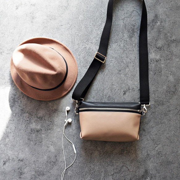 美品◎ フルラ 斜めがけ可 ショルダーバッグ ポシェット バイカラー レザー FURLA バイカラー ショルダーバッグ ポシェット レザー 肩掛け