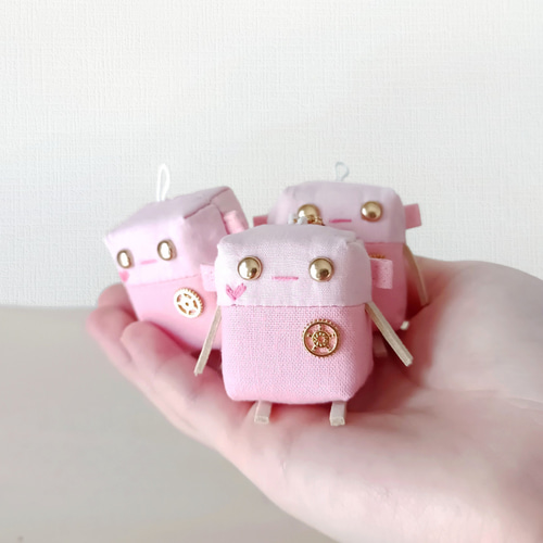 お歳暮ならオンライン ロボchi7号 マスコット┃ロボット ピンク ぬいぐるみチャーム アイドル