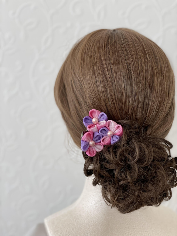 つまみ細工の髪飾り【ピンク×紫　グラデーション　ヘアクリップ】成人式　振袖　卒業式　袴　浴衣　七五三　着物に♪ 5枚目の画像