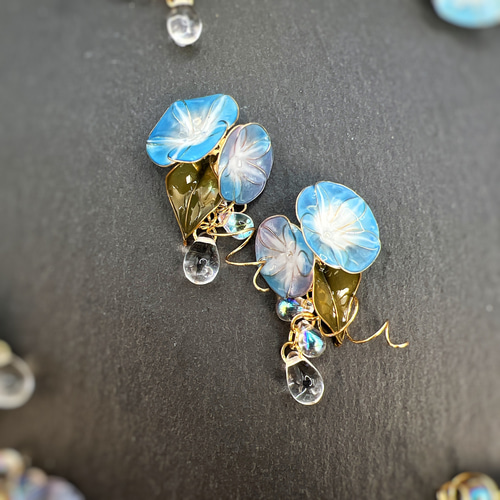 【在庫処分】 朝顔の水辺の金魚 アシンメトリー ピアスor ディップアート ピアス