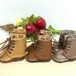 革細工　ミニチュアロングブーツ　一足　leather craft miniature boots. 1枚目の画像