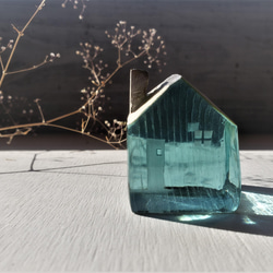 ガラスの家　置物　インテリア　ブルー　銀屋根 4枚目の画像