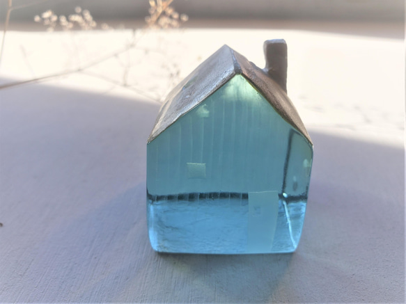 ガラスの家　置物　インテリア　ブルー　銀屋根 7枚目の画像