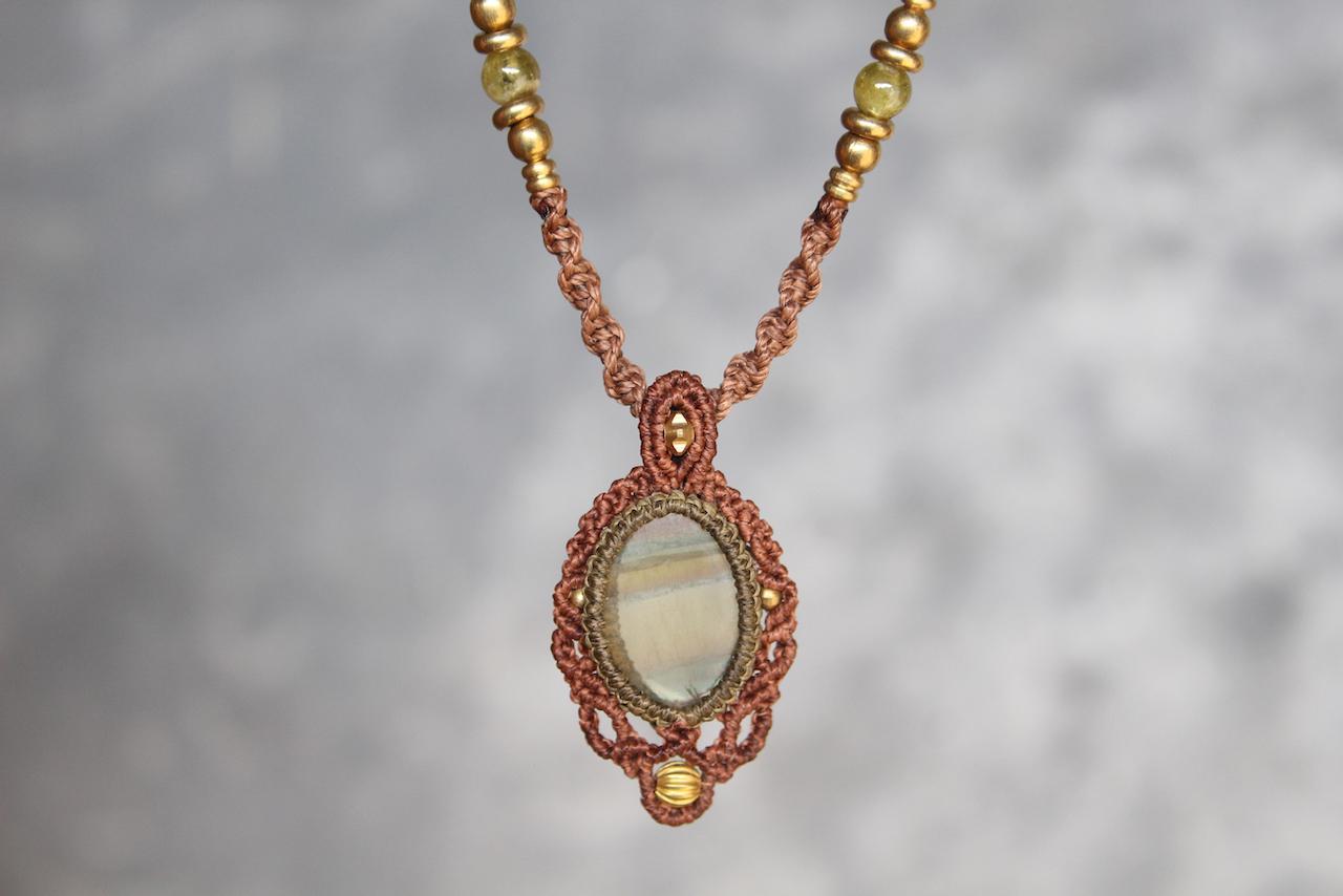 マルチカラー　フローライト　マイクロ　マクラメ　ペンダント