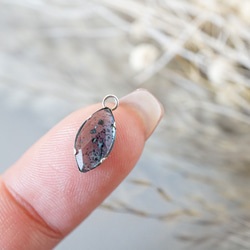 『青の洞窟』モスカイヤナイト くすみブルーの珍しい天然石 フープイヤリング 4枚目の画像