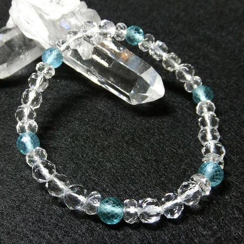 パライバカラーアパタイトと水晶のブレスレット【16㎝】 ブレスレット  