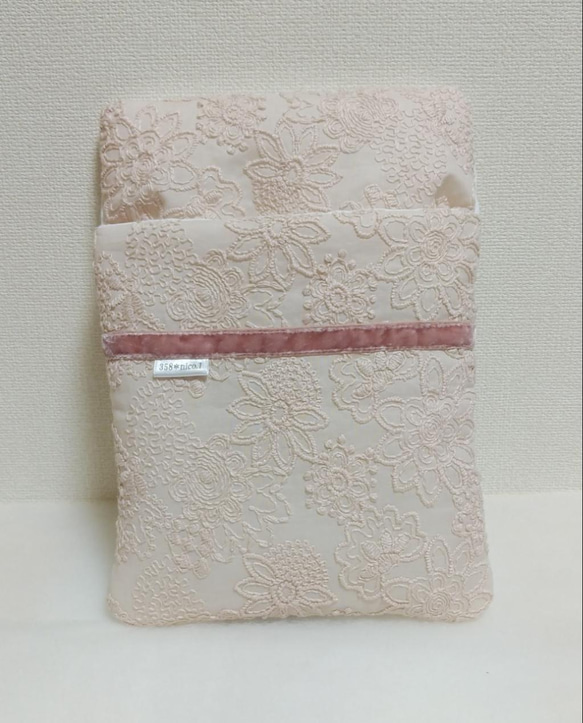 【ピンク刺繍生地】 お財布のお布団 1枚目の画像