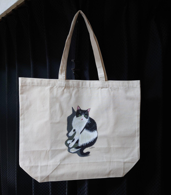 【手描きトートバッグ・大】白黒ハチワレ猫さん【綿100％】 1枚目の画像