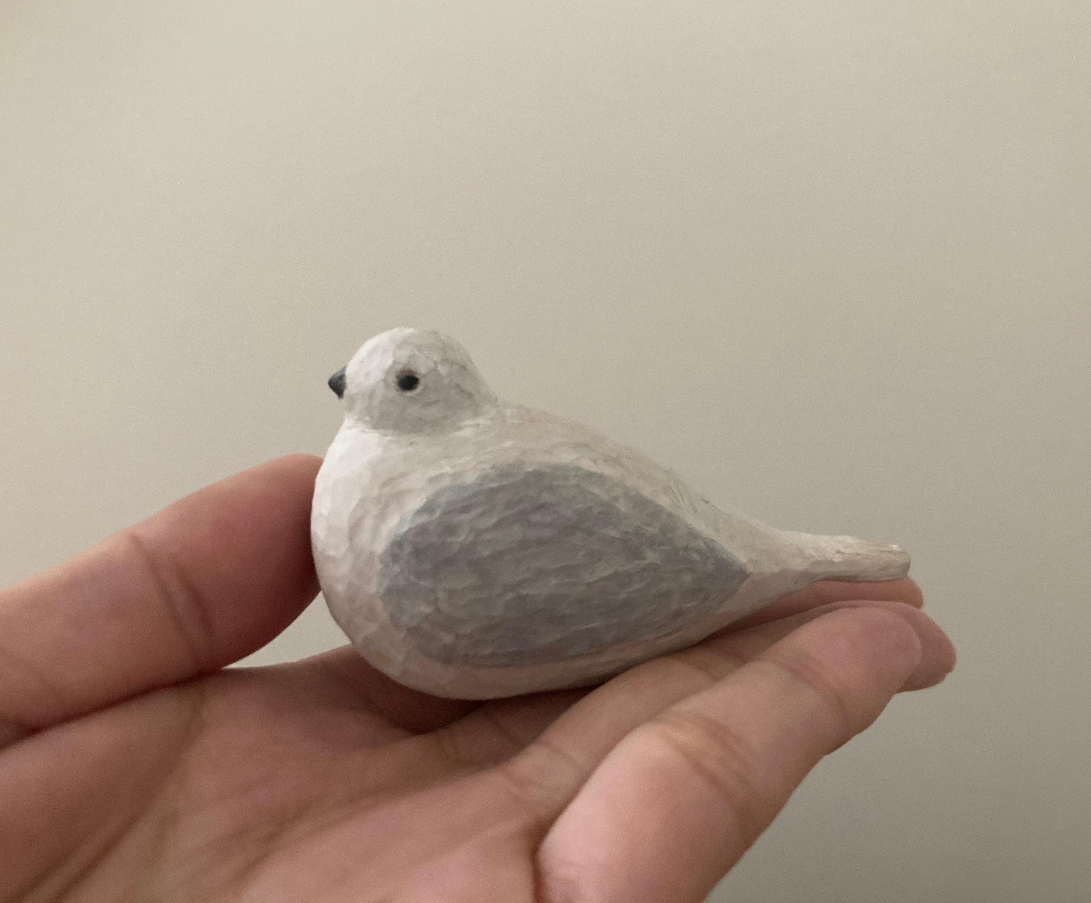 モンクレール白い陶器製の鳥の彫刻 モンクレール白い陶器製の鳥の彫刻