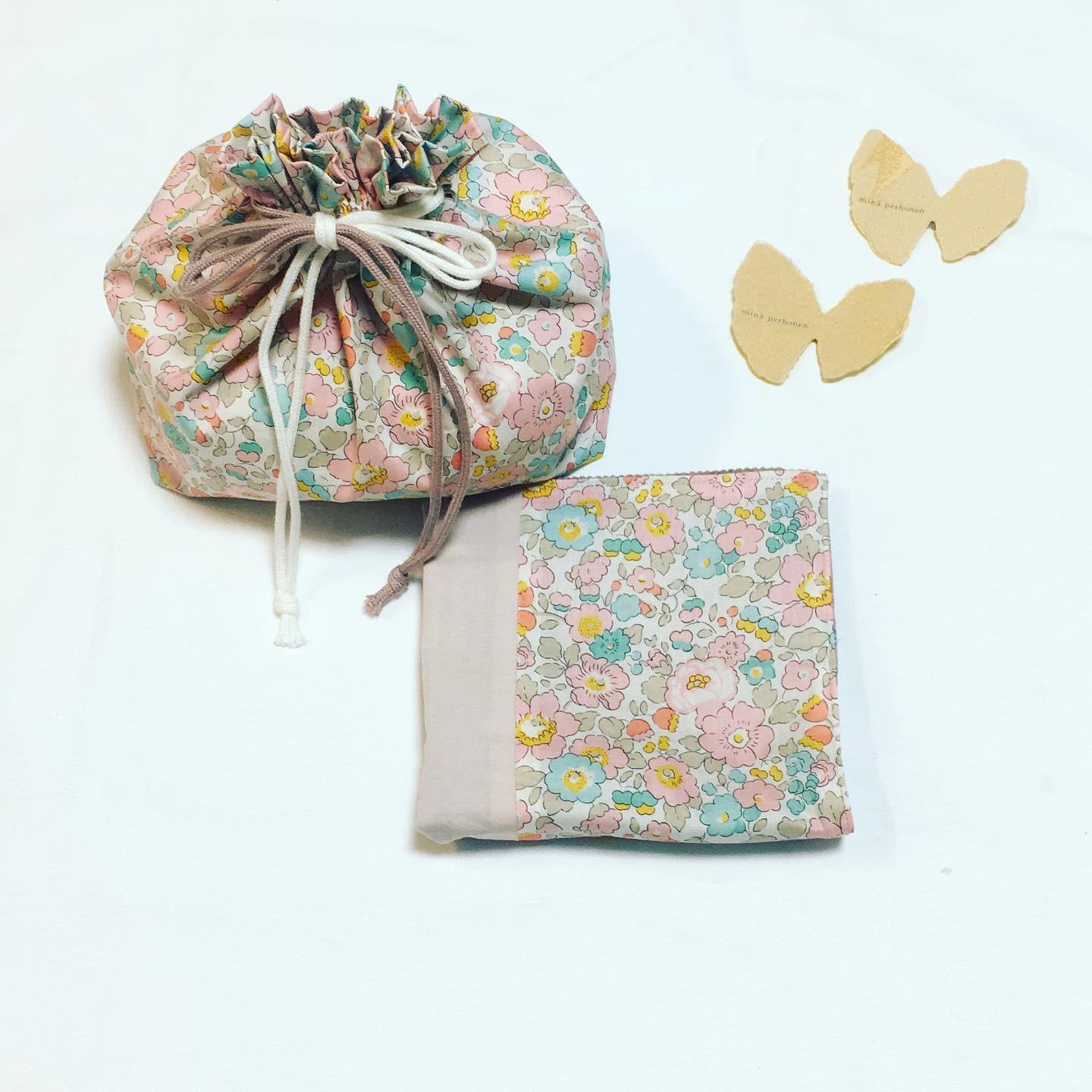 【新品、本物、当店在庫だから安心】 シンプルでかわいいリバティで作った大人のお弁当袋のセット 手提げ・レッスンバッグ・入園グッズ
