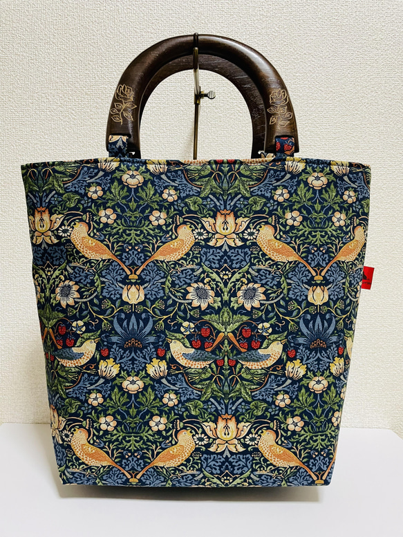 William Morris いちご泥棒柄のトートバッグ（ブルー） トート