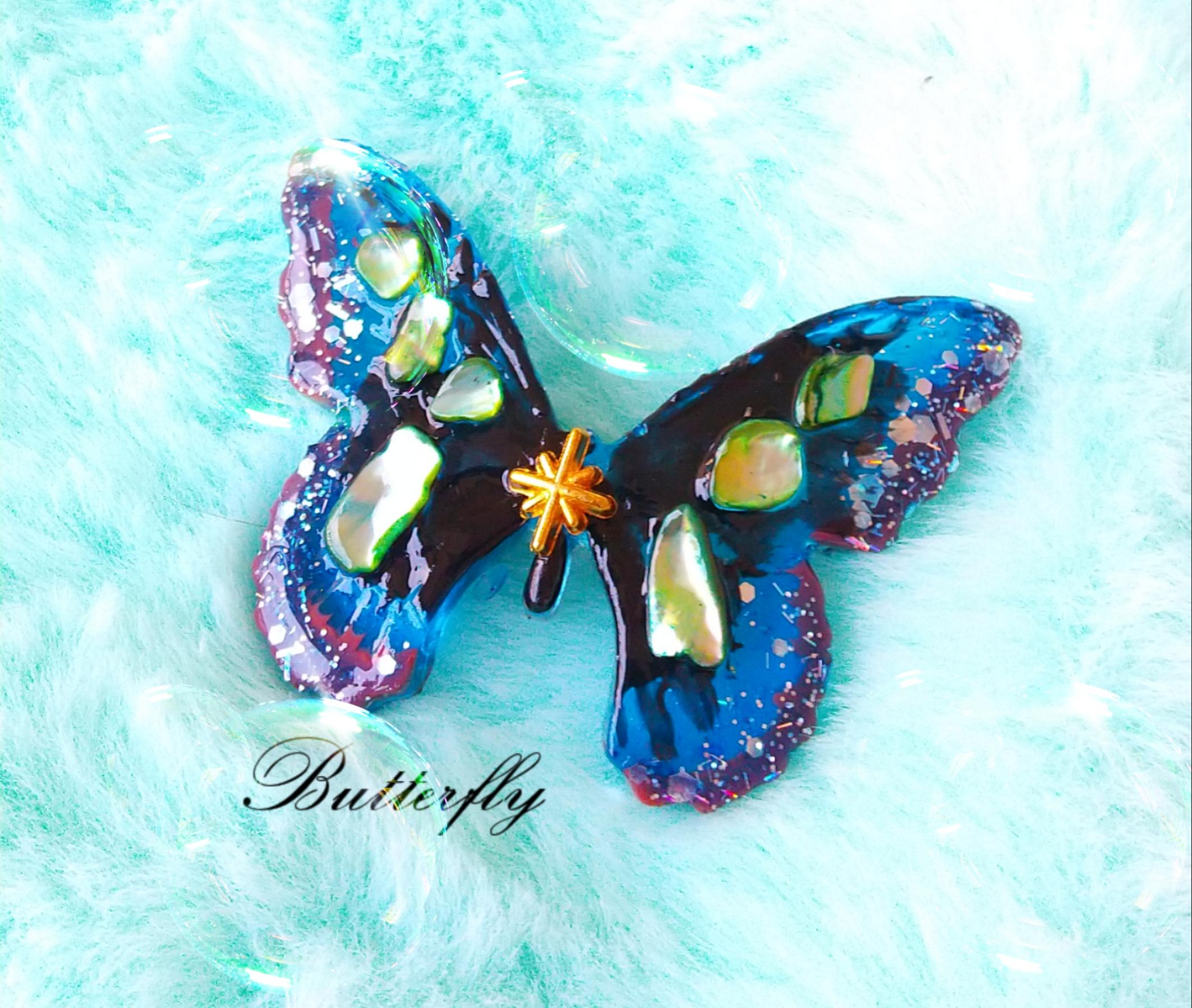 Butterflyレジンピンブローチ✨