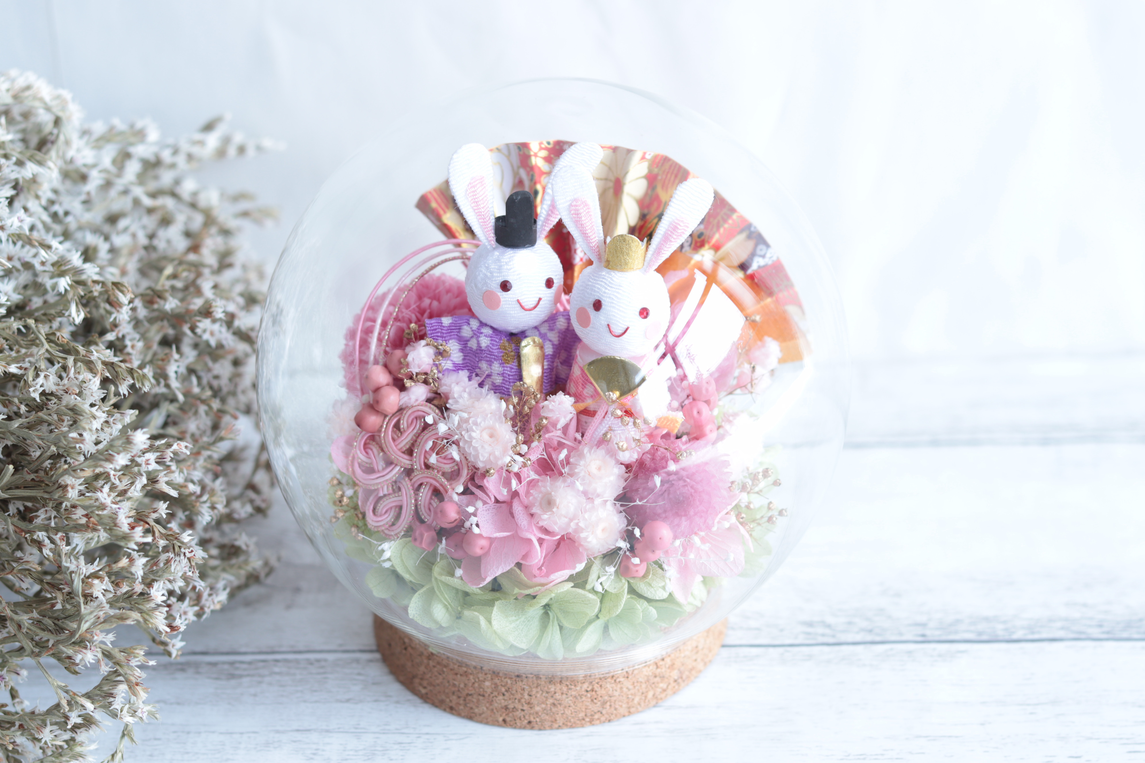 【受注製作】ウサギさんの雛祭り＊まぁるいコルクガラスドームＭ＊プリザープドフラワー＊初節句・桃・出産祝い