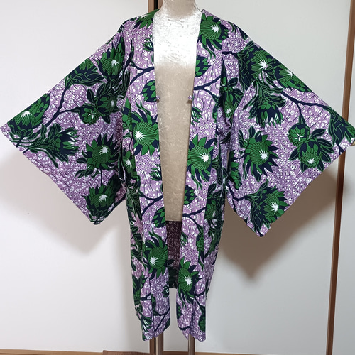 お好みの生地や反物で普段着の長羽織をお仕立て承ります。 着物 着物姿