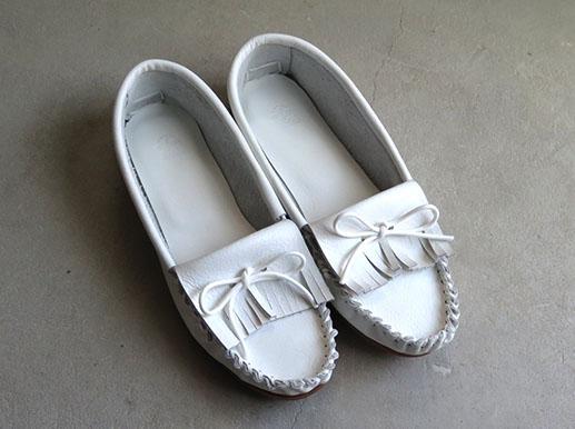 【再販】年中使える！大人のきれいめ本革モカシンシューズ／ホワイト