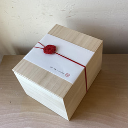 2022 おかげさまで完売いたしました。【京都  桃雛〜momobina〜】幸せのお雛様　木箱付き 17枚目の画像