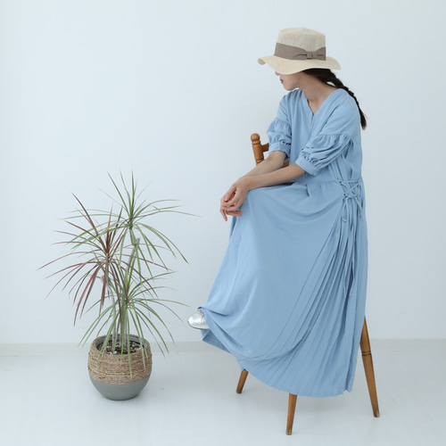 09_【シワになりにくい◎旅行にも◎】プリーツドレス「サックスブルー