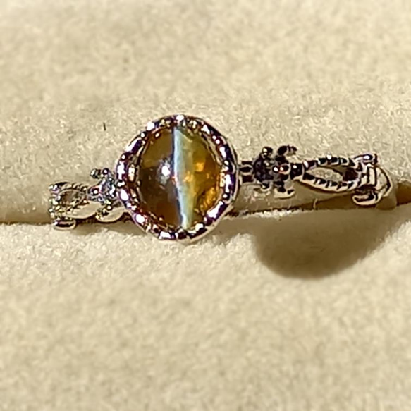 ハニーブラウンのクリソベリルキャッツアイのリング フリーサイズ