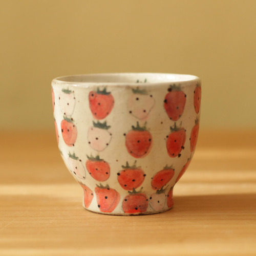 やまぐちあさこさん の イチゴ柄お茶碗＆マグカップ やまぐちあさこさん の イチゴ柄お茶碗＆マグカップ