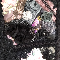 ハンドメイドのバックです。 黒のモアレ模様の布を使った、 上品で素敵なバックです。 5枚目の画像