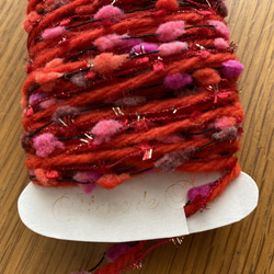新入荷！！『ちょこっと毛糸♪ポンポンやラメ糸が入った毛糸』～レッド系　約3ｍ～ 3枚目の画像