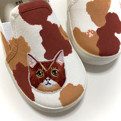 【SALE】猫シリーズ  キッズ ◆ 三毛猫  16.0㎝(幅広) 2枚目の画像