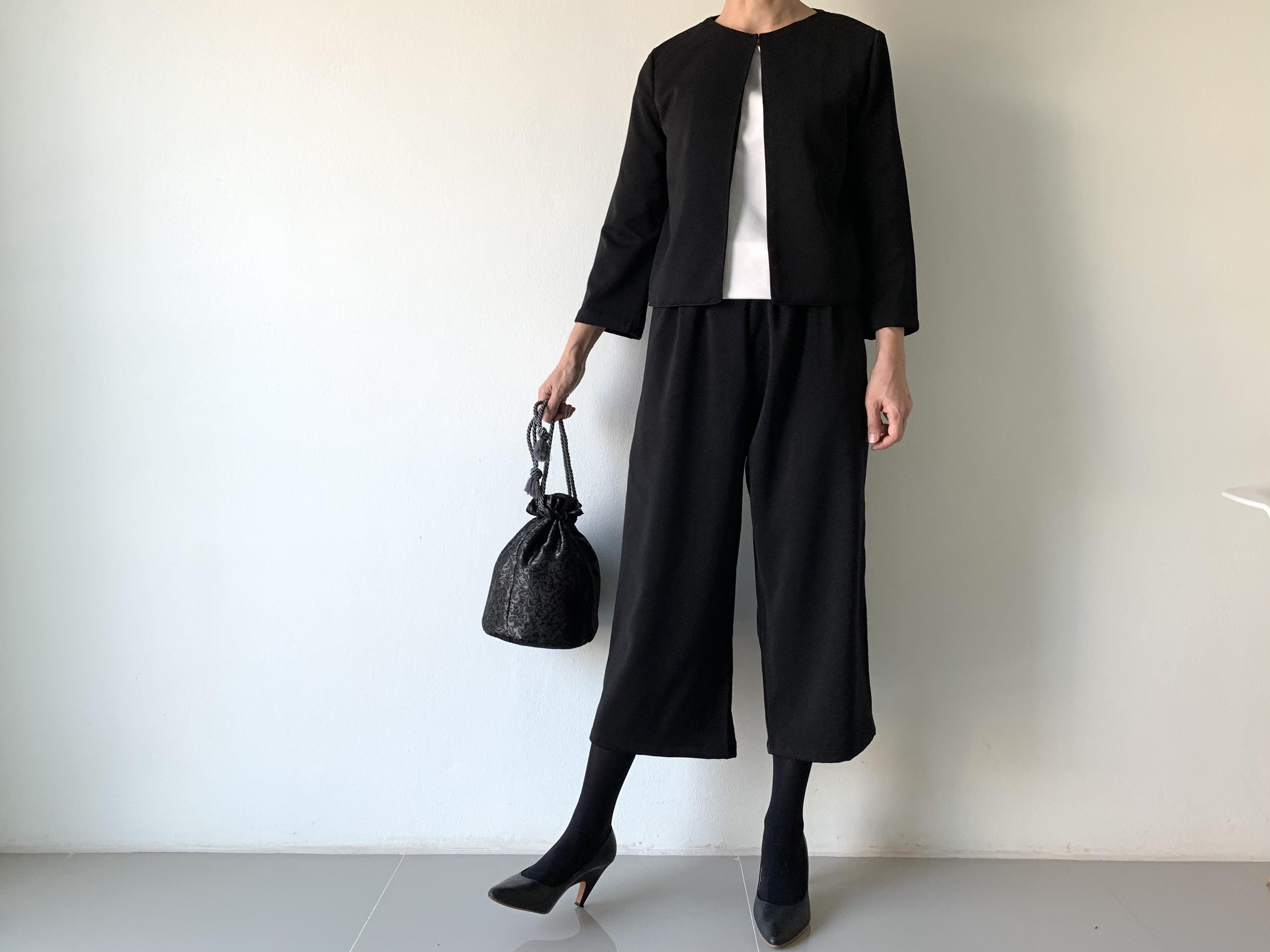 フォーマルなのに不思議なぐらい着心地抜群。ゆったりパンツとジャケット セットアップ