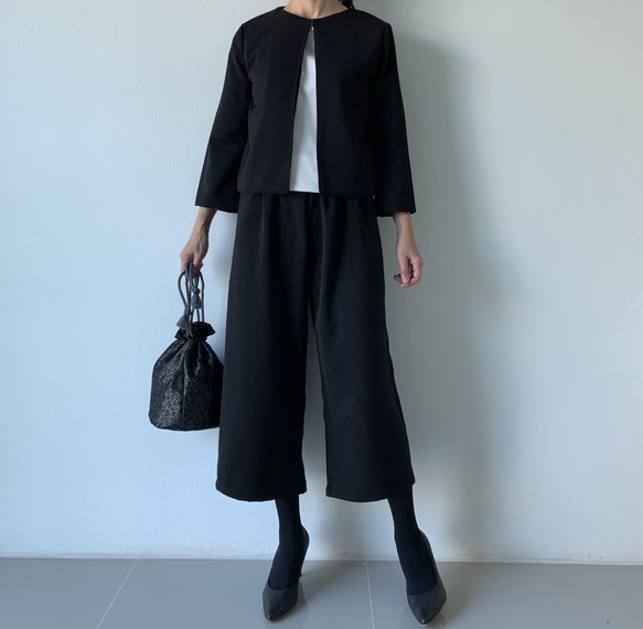 フォーマルなのに不思議なぐらい着心地抜群。ゆったりパンツとジャケット セットアップ 9枚目の画像