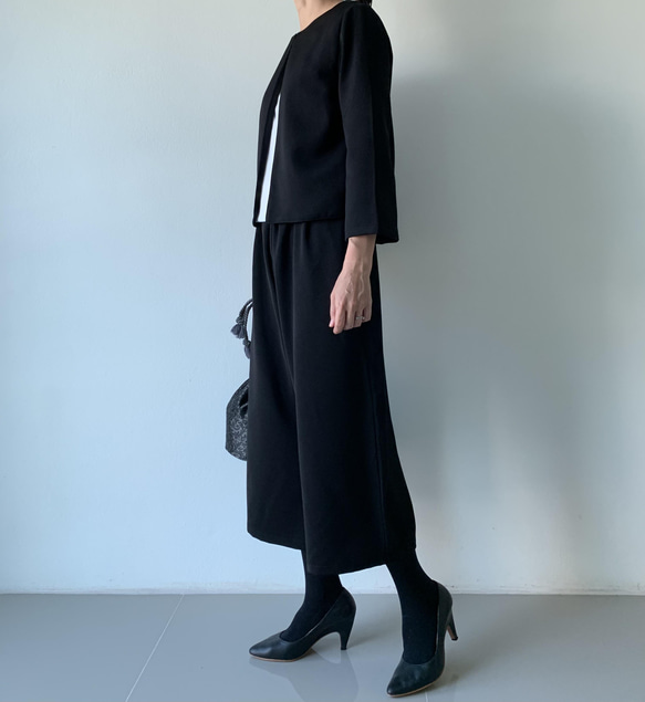 フォーマルなのに不思議なぐらい着心地抜群。ゆったりパンツとジャケット セットアップ 5枚目の画像