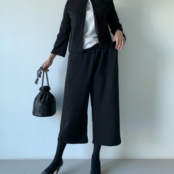 フォーマルなのに不思議なぐらい着心地抜群。ゆったりパンツとジャケット セットアップ 11枚目の画像