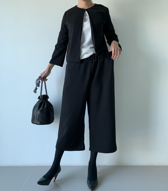 フォーマルなのに不思議なぐらい着心地抜群。ゆったりパンツとジャケット セットアップ 11枚目の画像