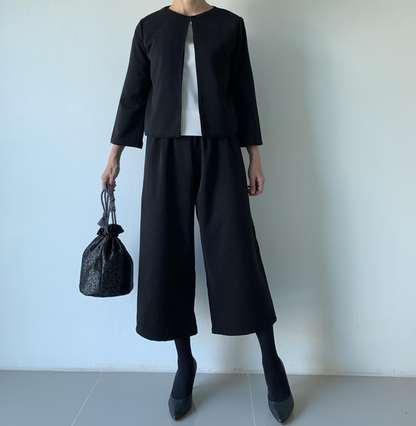 フォーマルなのに不思議なぐらい着心地抜群。ゆったりパンツとジャケット セットアップ 8枚目の画像