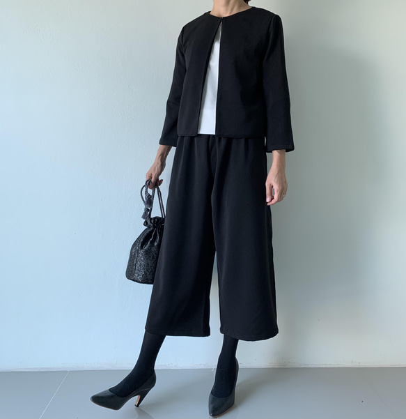 フォーマルなのに不思議なぐらい着心地抜群。ゆったりパンツとジャケット セットアップ 4枚目の画像