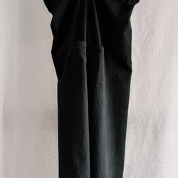 長款圍裙，十字設計，白色及其他顏色。共有9種顏色可選。 ◇預計2026年5月中旬出貨◇ 第11張的照片