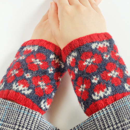 レトロ花柄模様の編み込みリストウォーマー (クリムゾン&ミッドナイト