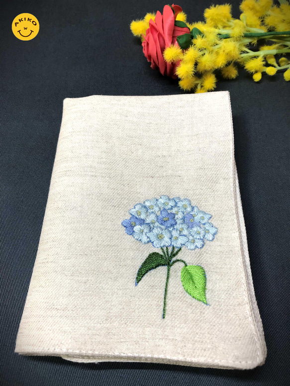 リネン手刺繍ハンカチ「紫陽花」30cm×30cm 1枚目の画像