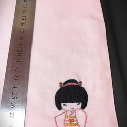 リネン手刺繍ハンカチ「着物」30cm×30cm 「ピンク」 5枚目の画像