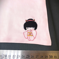 リネン手刺繍ハンカチ「着物」30cm×30cm 「ピンク」 7枚目の画像