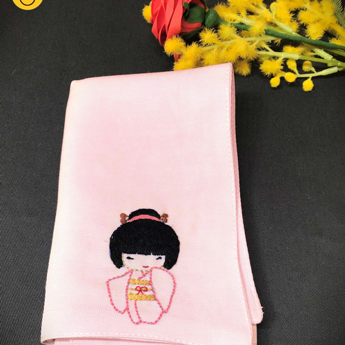 リネン手刺繍ハンカチ「着物」30cm×30cm 「ピンク」 その他 