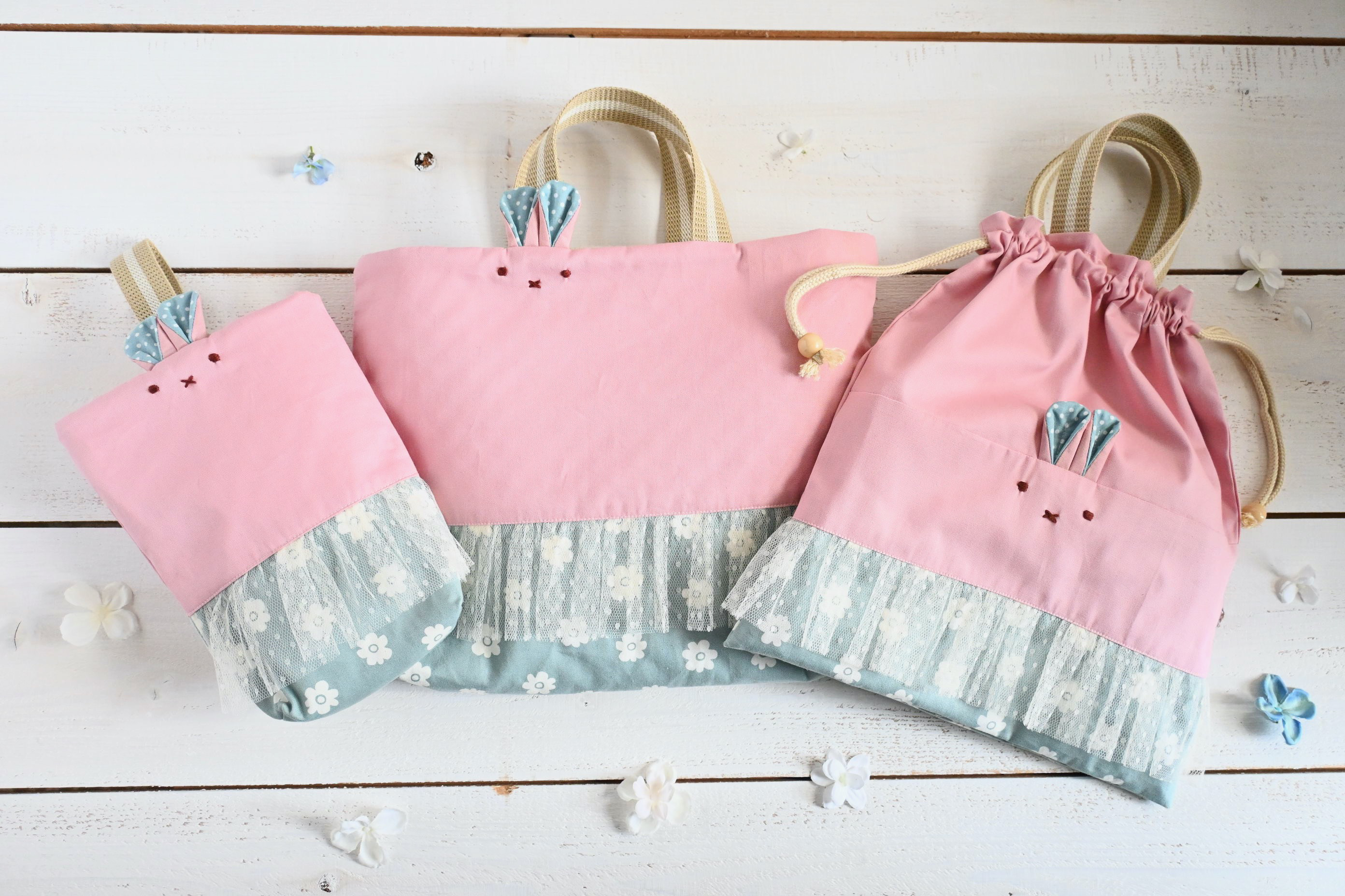 【特集掲載】受注生産＜サイズ変更可＞チュールレースのうさぎちゃんレッスンバッグ＋シューズケース＋体操着袋　3匹セット