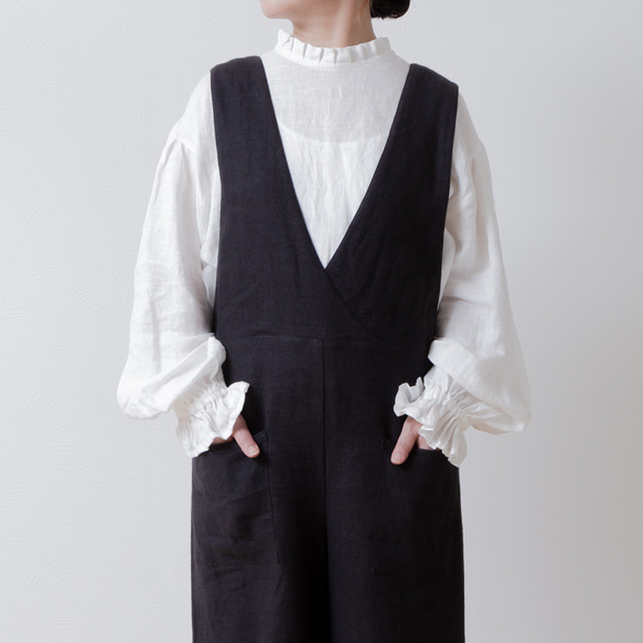 タックフリル衿が上品＊セレモニーにも＊バックくるみ釦ギャザースリーブリネンブラウス/オフホワイト なし