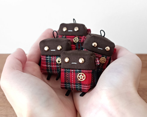 KEYCHAINS – SKOLOCT STORE